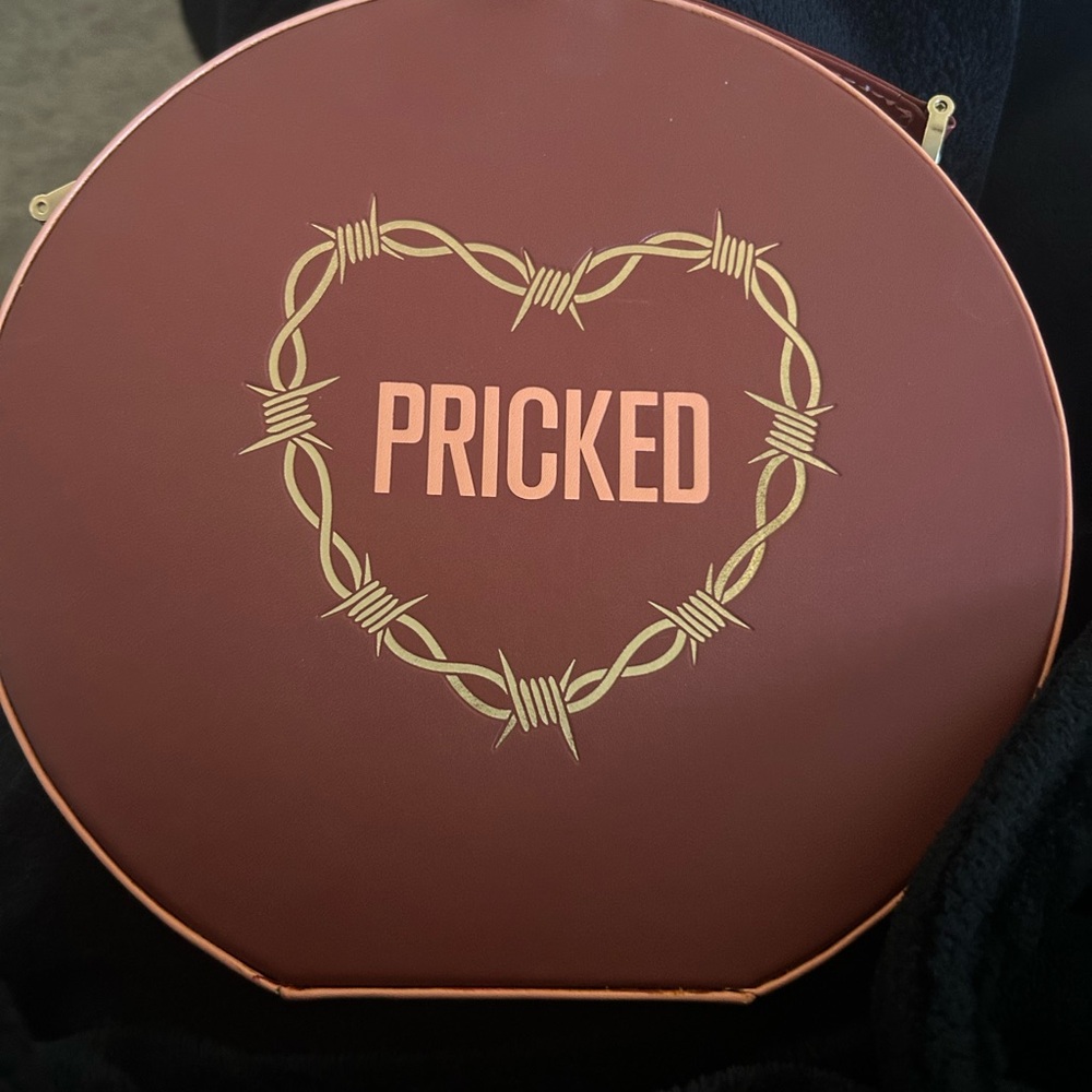 Jeffree Star Pricked Eyeshadow - Picture 3 of 3